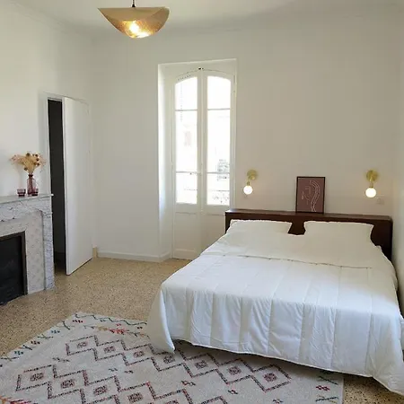 Le Vieux Tilleul * Cavillargues