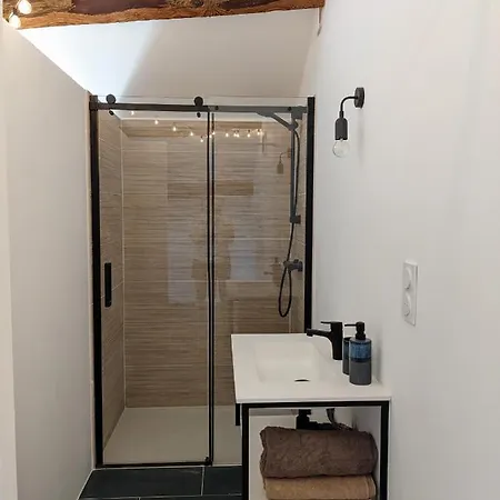 Le Vieux Tilleul - De Charme Avec Piscine Chauffee - Proche Uzes