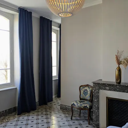 Le Vieux Tilleul - De Charme Avec Piscine Chauffee - Proche Uzes فيلة *