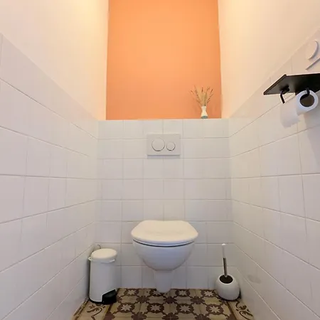Le Vieux Tilleul - De Charme Avec Piscine Chauffee - Proche Uzes 别墅